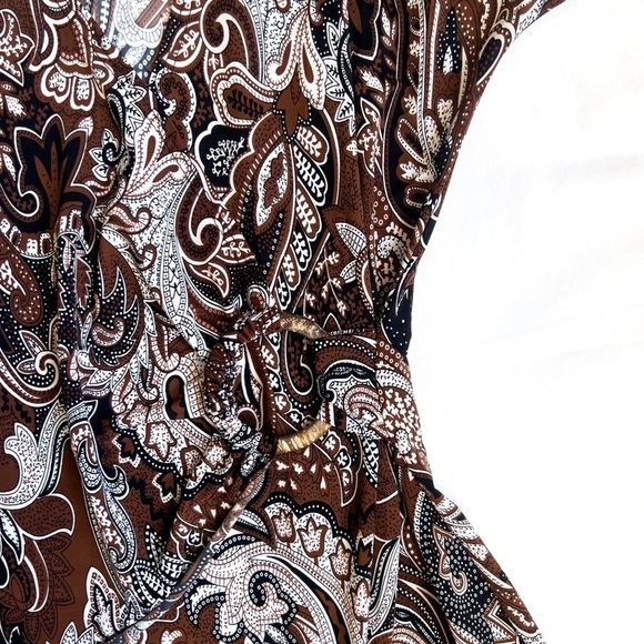 VINTAGE 90’s Brown Paisley Print Wrap Blouse - Picture 4 of 9